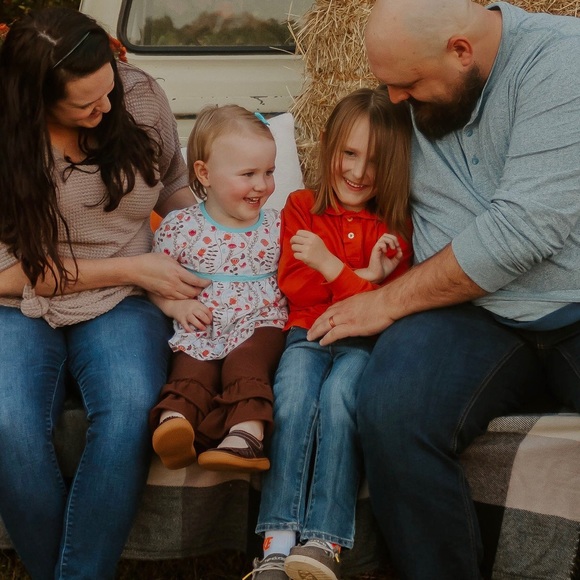 Meet your Posher, Stephanie - Picture 1 of 1